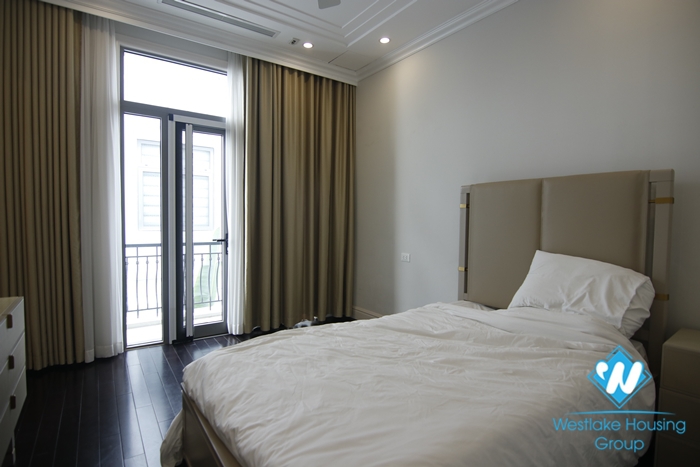 Adjacent villa for rent, equipped with modern furniture for rent in Vinhome Harmony Long Bien